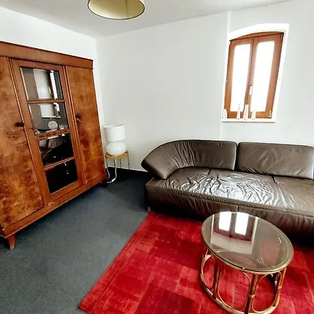 Апартаменты Zentrale - Direkt Am Und In Schlossnaehe